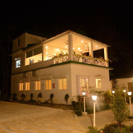 Jaldapara Forest Tourist Lodge Jftl Madari Hat Luaran gambar