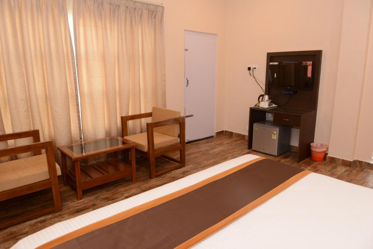 Jaldapara Forest Tourist Lodge Jftl Madari Hat Luaran gambar