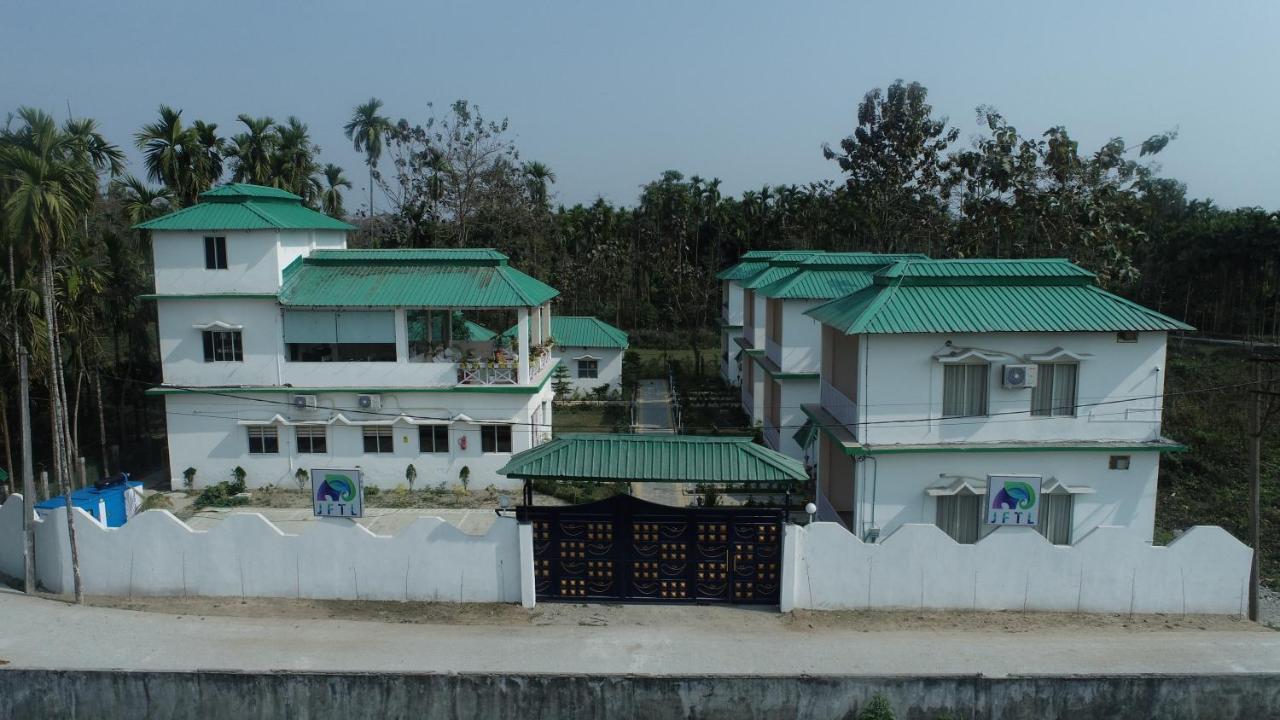 Jaldapara Forest Tourist Lodge Jftl Madari Hat Luaran gambar